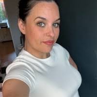 20+ "Laura Stamm" profiles