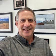 Laurence Gray (@ellegee57)