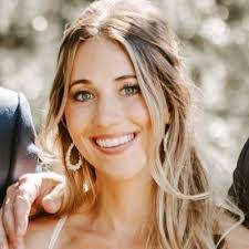 Kayla Tracy's Instagram, Twitter & Facebook