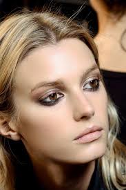 Ces teintes maquillage des yeux noisette > n'importe quelle teinte du brun clair au marron foncé : Epingle Sur Make Me Up