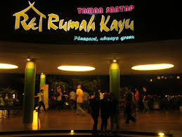 Akhir Pekan Lezat Di Taman Santap Rumah Kayu Serpong Foto 5