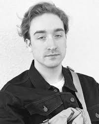 Dante Sutton's Instagram, Twitter & Facebook