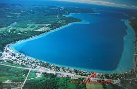 Beulah Mi Crystal Lake Sooo Breathtaking It S Too Bad The Brookside Inn Is No Longer A Bed Breakf Michigan Travel Crystal Lake Michigan Beulah Michigan