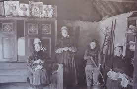 026 Interieur Bigouden Vers 1900 Pays Bigouden Wikipedia Bigouden Pays Celtic