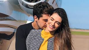 Conhecida por namorar e noivar o cantor luan santana, jade magalhães foi a primeira namorada assumida publicamente do sertanejo com quem manteve um relacionamento por 12 anos, entre idas e vindas. Solteira Afirma Jade Magalhaes Ao Desmentir Volta Com Luan Santana Istoe Independente