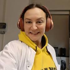 Elisa Chen (@shouldermeow)