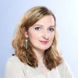 Queen's mourners lay flowers from their gardens and children's drawings of  Paddington