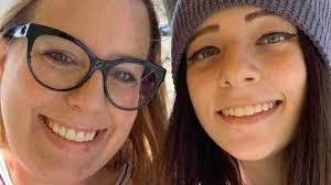 Geralyn Smith's Instagram, Twitter & Facebook