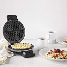 Make delicious waffles fast and easy with the gleaming stainless steel cuisinart round classic waffle maker. Cuisinart Round Classic Waffle Maker Zola