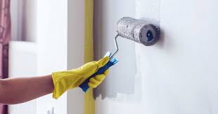 Ce défaut de peinture n'a malheureusement pas vraiment de solution. 10 Conseils A Suivre Pour Reussir Ses Travaux De Peinture Marie Claire