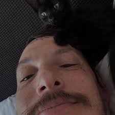 Hi all, does anyone know of any car cleaning services that come to you and  does the whole car (inside and out). Many Thanks.