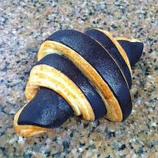 Croissant Bicolore Au Chocolat Apres Cuisson Pastry Croissant Base Foods