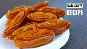 These tiny balls are made from. Kaja Sweet Recipe In Tamil à®®à®Ÿà®• à®• à®¸ à®µ à®Ÿ Bengali Sweet Khaja Youtube In 2020 Indian Food Recipes Vegetarian South Indian Vegetarian Recipes Recipes