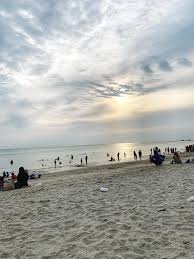 This vacation home comes with a dining area, a kitchen with a fridge, and a tv. Itap Teluk Kemang Port Dickson Amazing How Malaysians Can Enjoy A Beach Outing With Litter All Around Them Malaysia