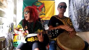 Gaun merah sang juara via www.instagram.com. Aruperuzza Keramat Darulaman Merah Sang Juara Facebook