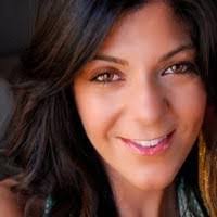 Stacy Roche's Instagram, Twitter & Facebook