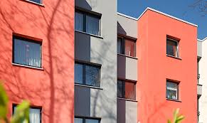 Og rechts, 73 m² wfl bestehend aus 3 zimmern, küche, diele, bad und balkon. Mittendrin Die Bergheimer Strasse