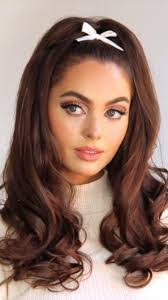 Lisa Halvorson's Instagram, Twitter & Facebook