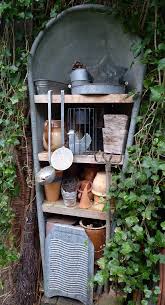 Ein Paar Leute Aus Unserem Dorf Wissen Inzwischen Dass Ich An Alten Dingen Aus Metall Interessiert Bin Aus Diesem Grund Durfte Garten Gartenregal Garten Deko