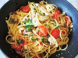 Uova di pesce san pietro. Spaghetti Con Uova Di Sgombro E Pomodorini Sarde E Finocchietto