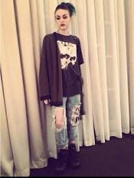 The late nirvana frontman's daughter, frances bean cobain, recently curated and helped design a we hope people feel a resurgence of creativity, inspiration, and inclusivity from kurt's artwork and this collection. 43 Frances Bean Cobain Ideas Frances Bean Cobain Kurt And Courtney Kurt Cobain
