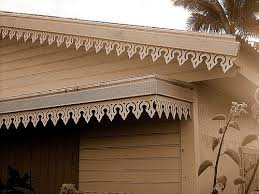Cases Et Lambrequins Le Blog De Decodilelareunion Over Blog Com Maison Exterieure Maison Coloniale Lambrequin