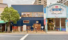 岡山市北区】奉還町商店街の入り口に「SlowSunLifeBase（スローサンライフベース）」がプレオープン。岡山初・自動セルフサーバーのお店なんだって