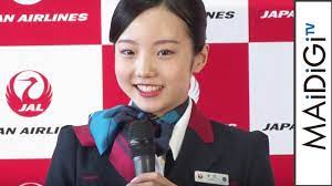 本田真凜選手、憧れのCA姿で満面の笑み JALとスポンサー契約締結 - YouTube