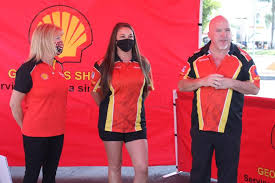 Fontana service station employee gets worldwide award