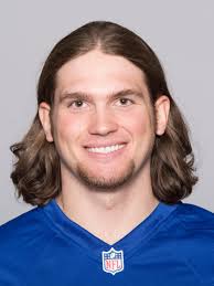 Former Giants player rescues man from burning roof