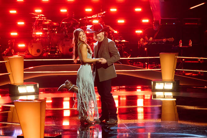 Caroline Alexis vs Everett Bounds: Louisiana Woman, Mississippi Man Battle  on The Voice