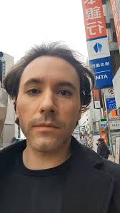 My Japanese is really bad, but I did my best 🥹, English: 8am and I am off  to the gym because I'm a strong believer in staying healthy. There are  several gold's gyms in Japan and it's very inexpensive ...