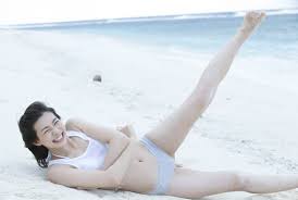 足立梨花の水着の美尻・胸チラ下着姿のグラビア画像等173枚｜エロ牧場