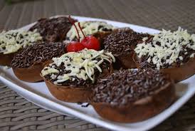 Berikut ini resep dan cara membuat martabak manis mini yang enak dan juga lembut. Cara Membuat Martabak Brownies Coklat Keju Super Lembut Dan Resep Martabak Brownies Mini Enak Olahan Martabak Manis Cokelat Dan Martabak Resep Makanan Cemilan