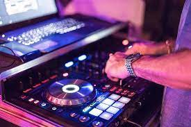 Download and use 30,000+ wedding dj stock photos for free. Dj Or Wedding Dj Vision Djs Miami Fl Wedding Djs