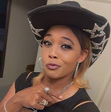 Kim Krupp's Instagram, Twitter & Facebook