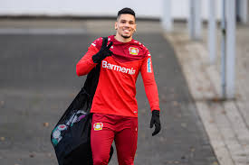 Paulinho plays for other european teams team bayer leverkusen in pro evolution soccer 2021. Paulinho Bayer 04 Leverkusen Facebook
