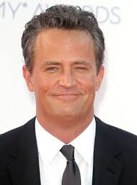Matthew perry and matt le blanc found their way to their characters' apartmentcredit: Matthew Perry Allocine