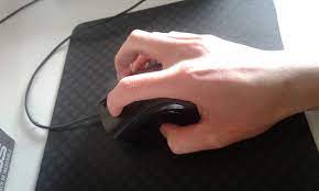 A fingertip grip mouse is a type of mouse, which lets you use the most extreme type of grip for a fingertip grip mouse actually makes it possible for you to control the whole device just by using your. Does Different Mouse Grips Stop You From Playing Effectively