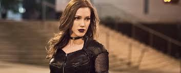  Arrow Katie Cassidy Kehrt In Staffel 6 Zuruck Fernsehserien De
