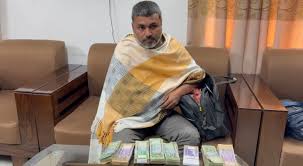 রংপুরে ঘুষ দিতে গিয়ে শিক্ষক আটক, ৭ লাখ টাকা জব্দ – খুলনা গেজেট | সবার আগে  সঠিক খবর