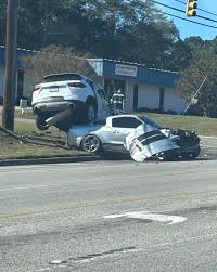 ACCIDENT 👀😯 SUV lands...