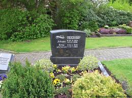 Grab von Johann Uphoff (27.08.1924-04.08.1998), Friedhof Osteel