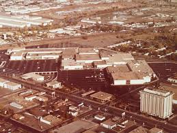 Feb 05, 2021 · 16th street mall and pearl street mall — in denver and boulder respectively — are the two most popular outdoor pedestrian malls in colorado. Englewood S Cinderella City Mall Comes Back To Life With Virtual Reality
