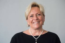 Susanne eisenmann bedankt sich bei allen lehrerinnen und lehrern kultusministerin eisenmann (cdu) will grundschulen offenhalten. Kultusministerin Susanne Eisenmann Ich Habe Kein Schlechtes Gewissen Stuttgart Stuttgarter Nachrichten