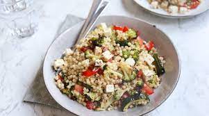 Van een simpele pasta tot een lekker bakgerecht en van een hartige taart tot een smoothie en een salade. Couscous Maken De Lekkerste Couscous Recepten Lekker En Simpel