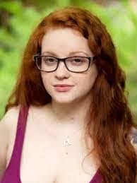 Kayce Barnes's Instagram, Twitter & Facebook