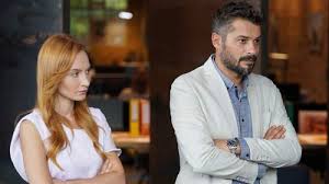 Mf yapım'ın sen çal kapımı dizisinde yönetmen ender mıhlar. Sen Cal Kapimi You Knock On My Door Everything About This Serie All About Turkish Dramas