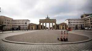 Bund und länder haben sich überraschend auf einen strengen lockdown über ostern verständigt: Germany Won T Lift Coronavirus Restrictions Before April 20 Chancellory News Dw 28 03 2020