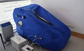 La cámara hiperbarica es un tratamiento a base de aire y oxigeno comprimidos adentro de una una cámara. Camara Hiperbarica Acelera Tu Recuperacion Clinica La Parva